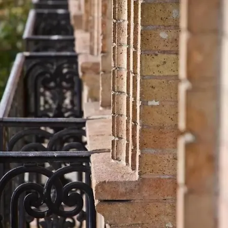 Les Capitouls Centre - Handwritten Collection