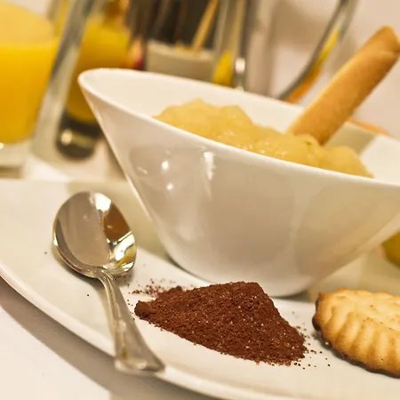 Les Capitouls Centre - Handwritten Collection Toulouse