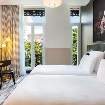 Les Capitouls Centre - Handwritten Collection 4*