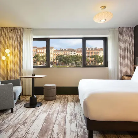 Les Capitouls Centre - Handwritten Collection 4* Toulouse