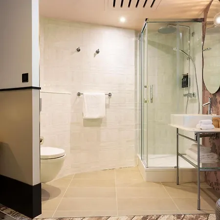 Centre Les Capitouls Hotel 4*