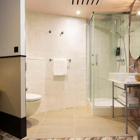 Les Capitouls Centre - Handwritten Collection 4* Toulouse