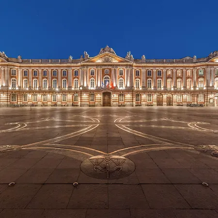 Les Capitouls Centre - Handwritten Collection 4*