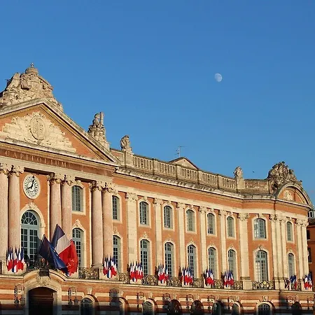 Les Capitouls Centre - Handwritten Collection 4* Toulouse