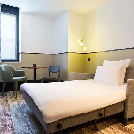 Les Capitouls Centre - Handwritten Collection Toulouse