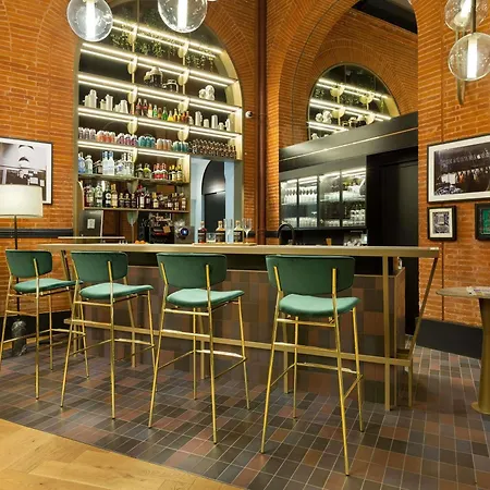 Les Capitouls Centre - Handwritten Collection 4*