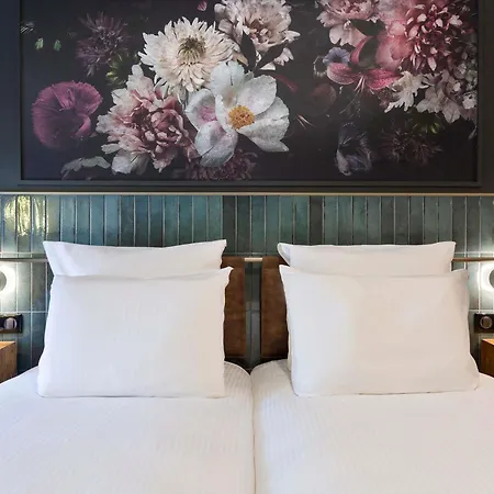 Les Capitouls Centre - Handwritten Collection Toulouse