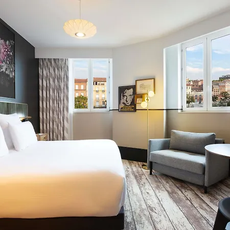 Les Capitouls Centre - Handwritten Collection 4* Toulouse