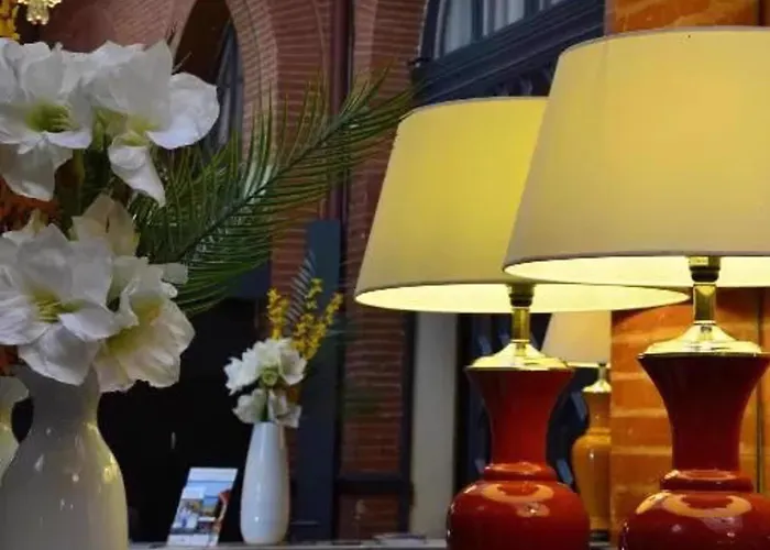 Les Capitouls Centre - Handwritten Collection 圖盧茲