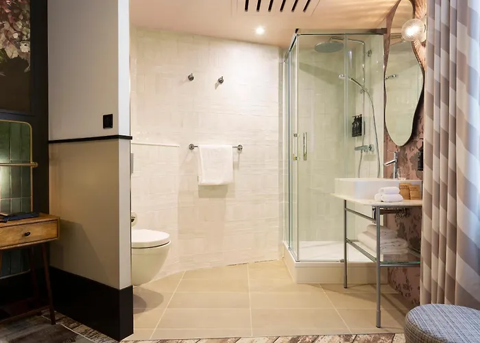 Les Capitouls Centre - Handwritten Collection 4* 圖盧茲