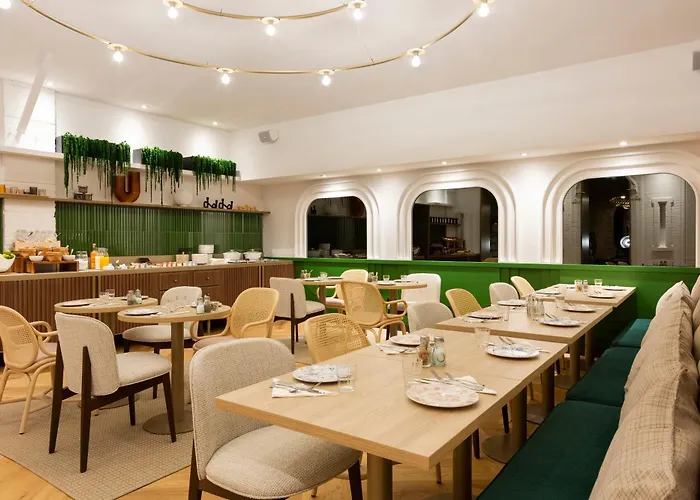 Отель Les Capitouls Centre - Handwritten Collection 4*