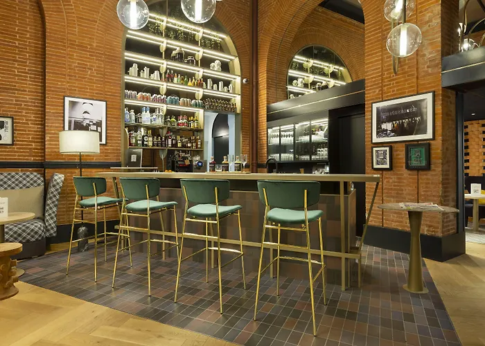 Les Capitouls Centre - Handwritten Collection 圖盧茲