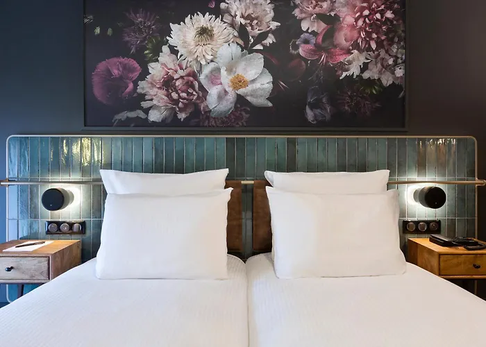 Les Capitouls Centre - Handwritten Collection 4*