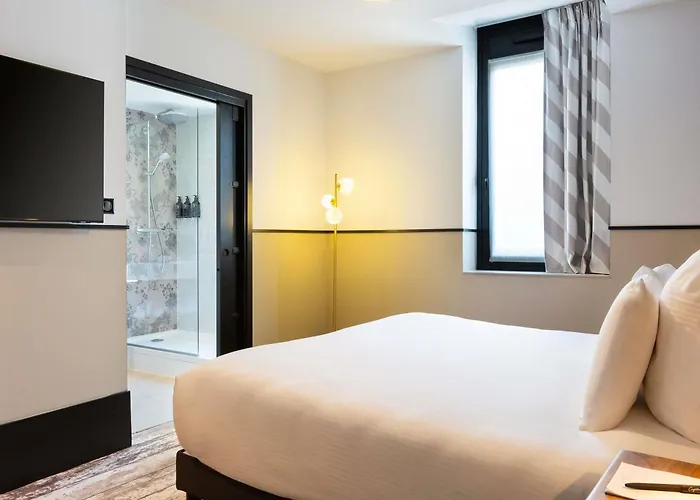 Les Capitouls Centre - Handwritten Collection 4* 圖盧茲