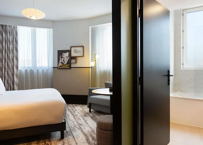 Les Capitouls Centre - Handwritten Collection 4* 圖盧茲