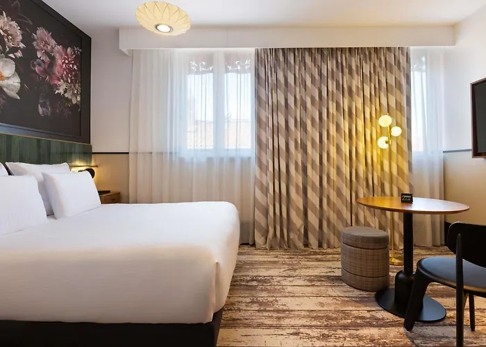 Les Capitouls Centre - Handwritten Collection