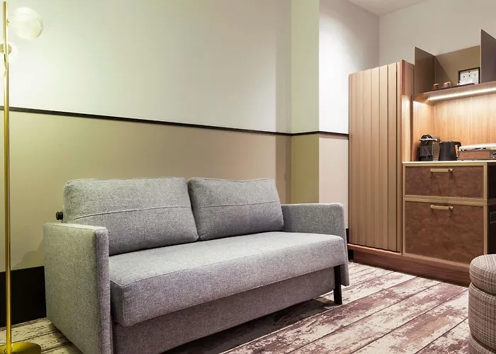 Les Capitouls Centre - Handwritten Collection 4*