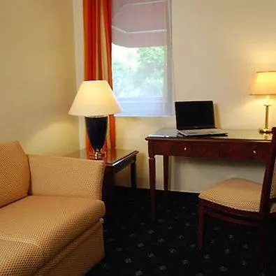Centre Les Capitouls Hotel 4*