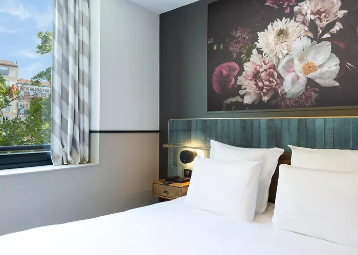 Les Capitouls Centre - Handwritten Collection 4*